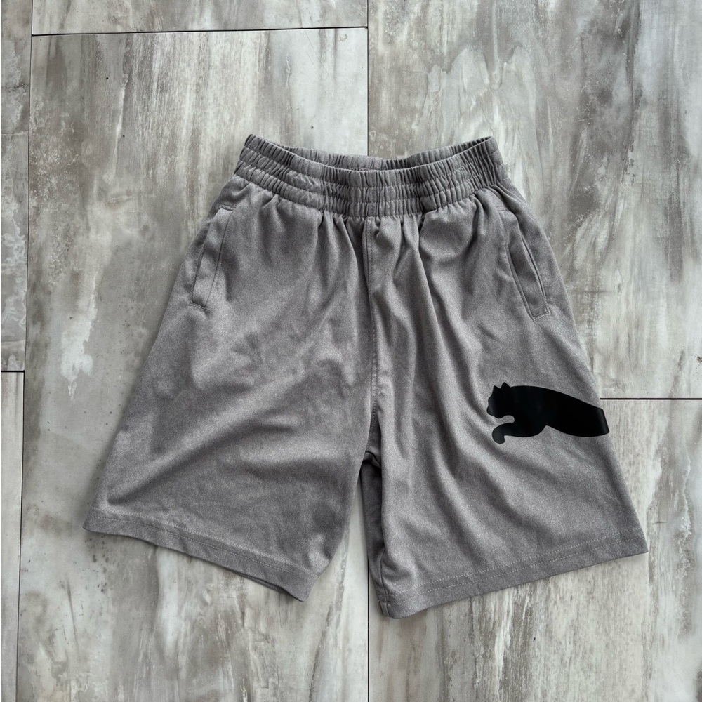 PUMA Boys Core Essential Athletic Shorts Size 7 Light Heather Gray Black Logo
